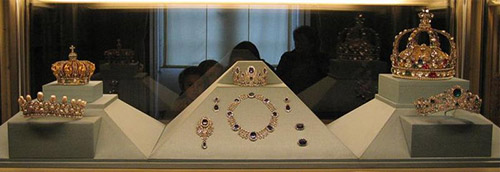 04_Crown_Jewels_Louvre